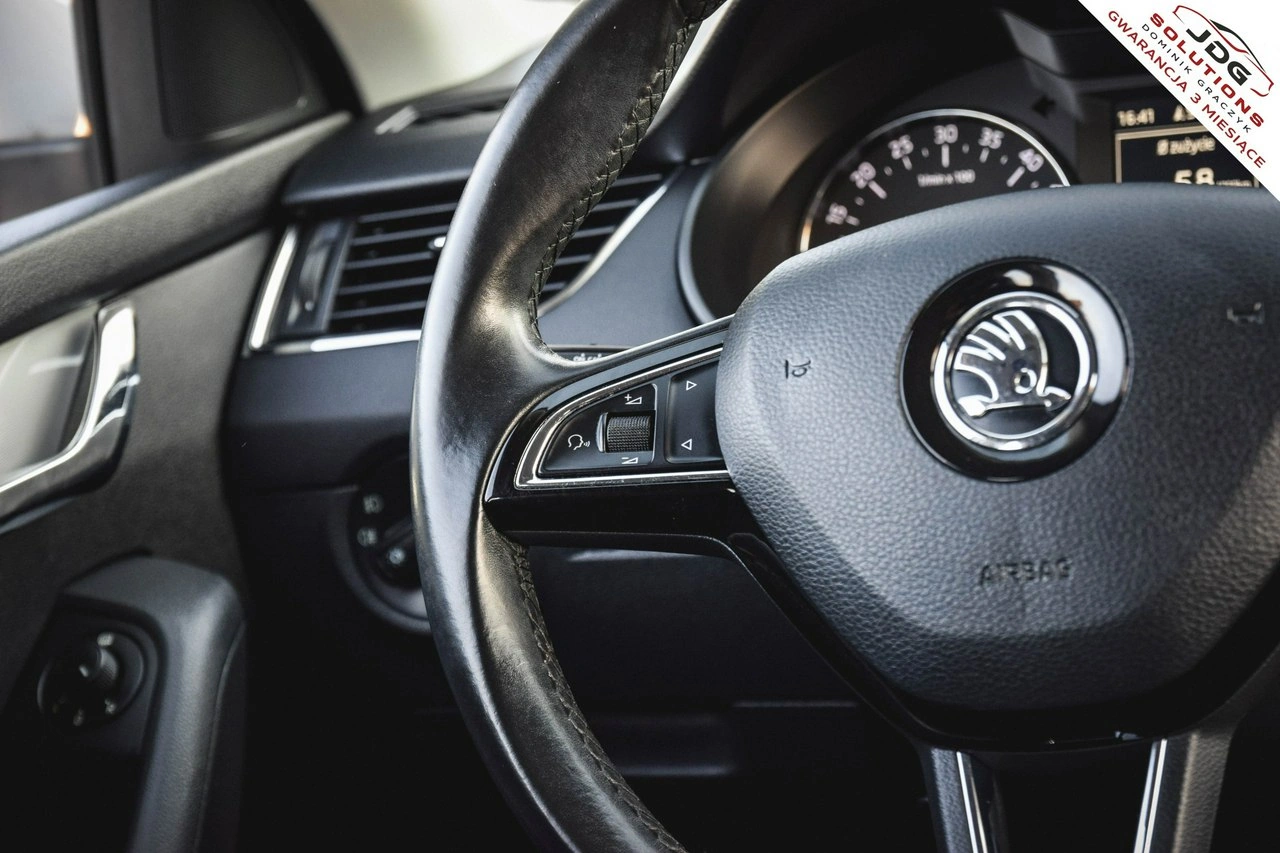 Skoda Octavia - Zdjęcie 18