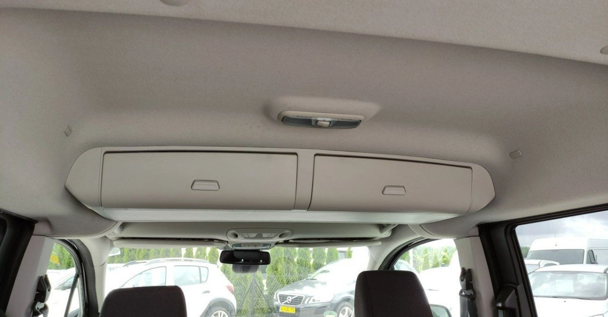 Ford Tourneo Connect - Zdjęcie 23