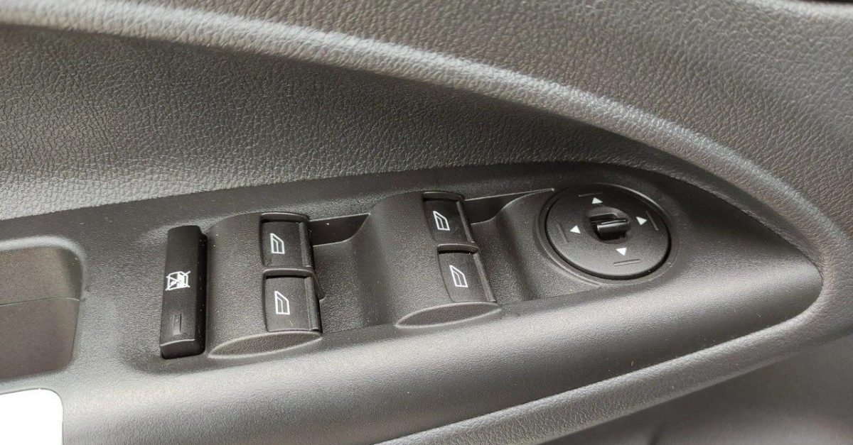 Ford Tourneo Connect - Zdjęcie 28