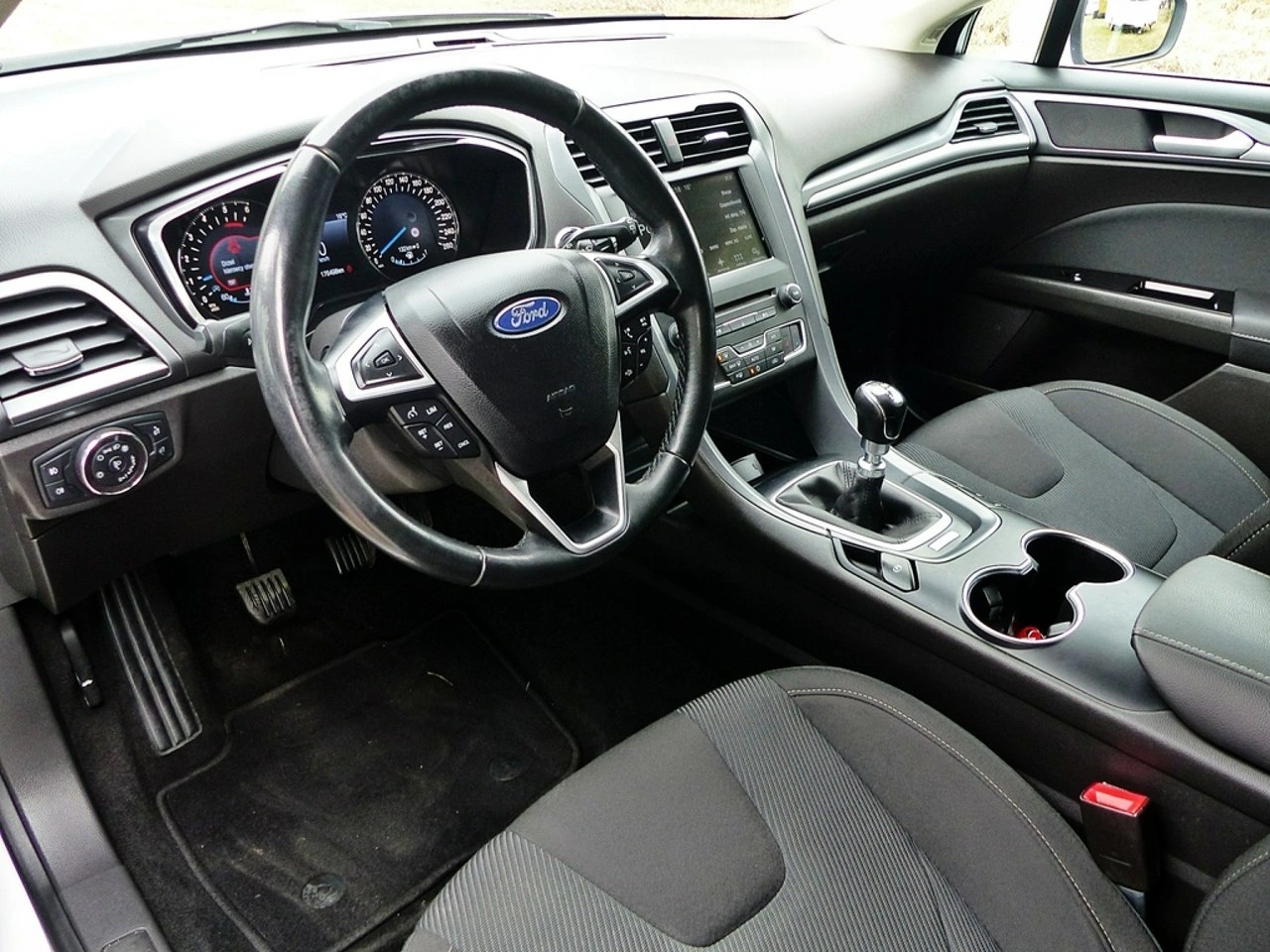 Ford Mondeo - Zdjęcie 17