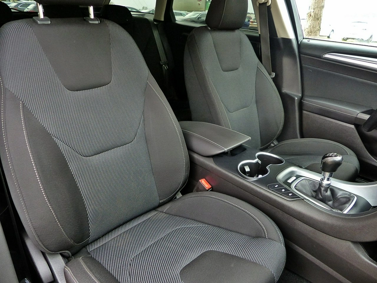 Ford Mondeo - Zdjęcie 25