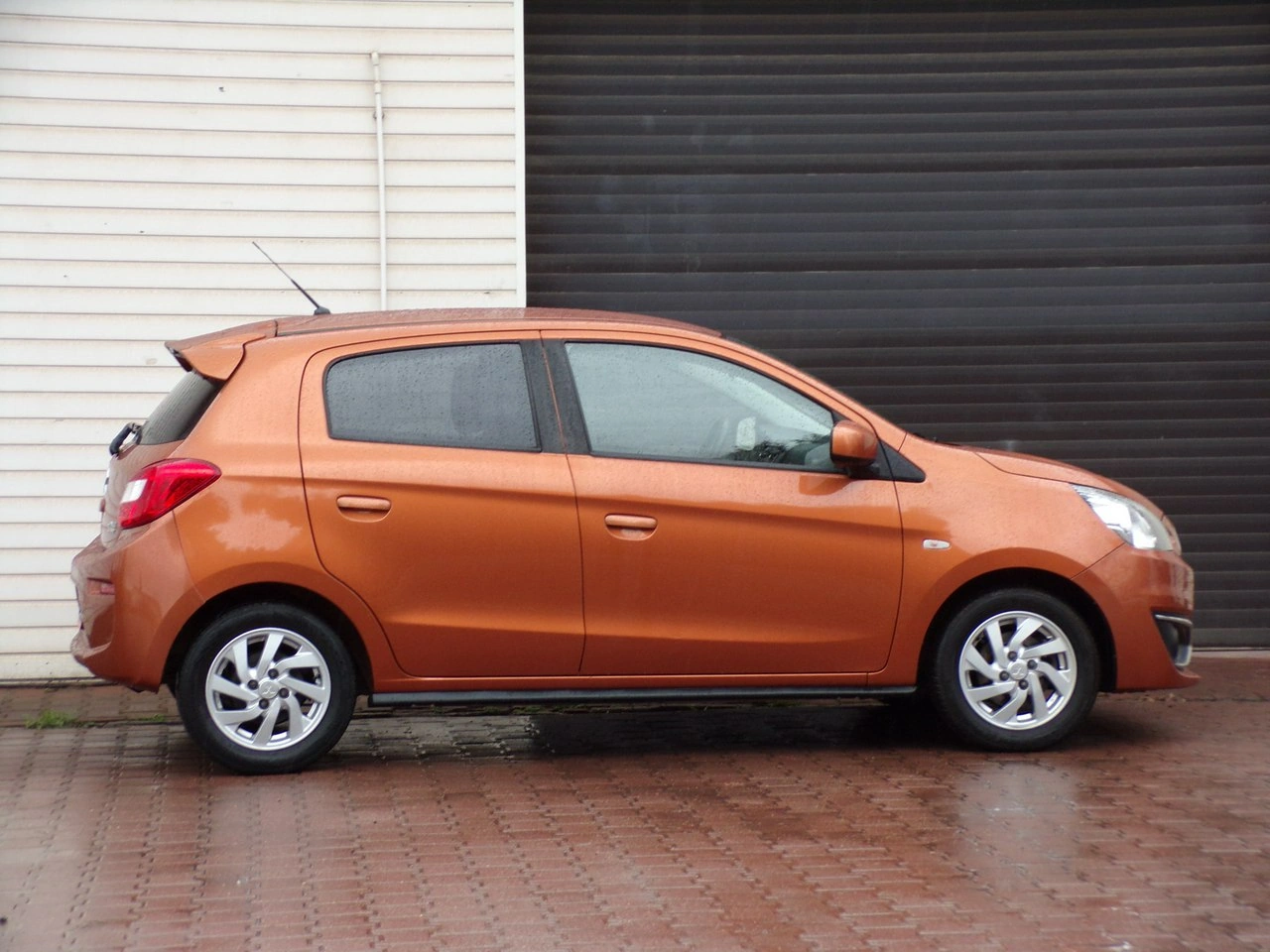 Mitsubishi Space Star - Zdjęcie 11