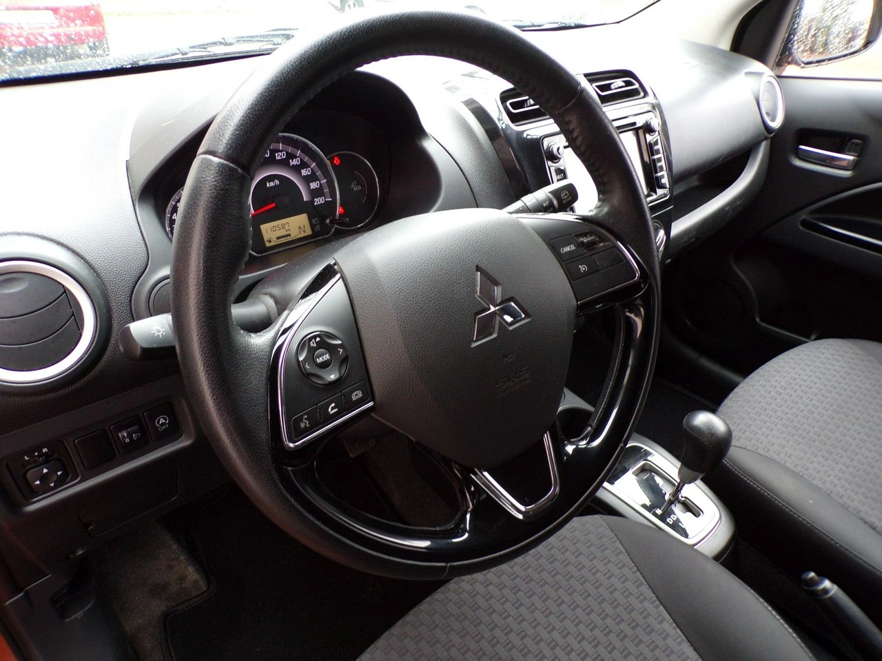 Mitsubishi Space Star - Zdjęcie 16