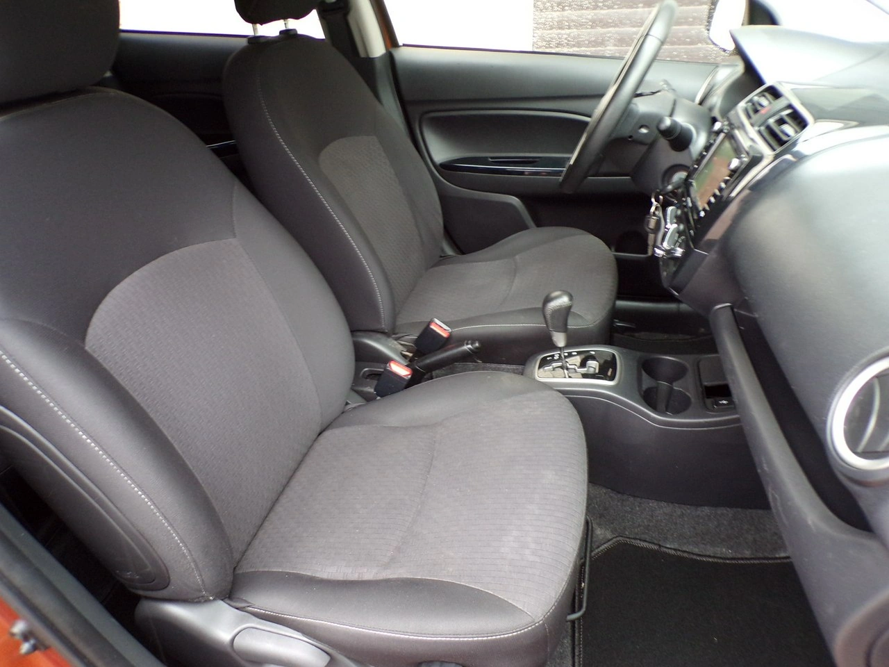 Mitsubishi Space Star - Zdjęcie 22