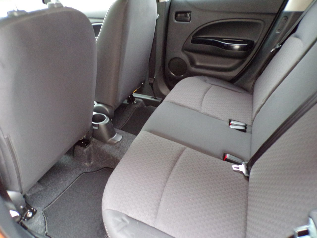 Mitsubishi Space Star - Zdjęcie 23