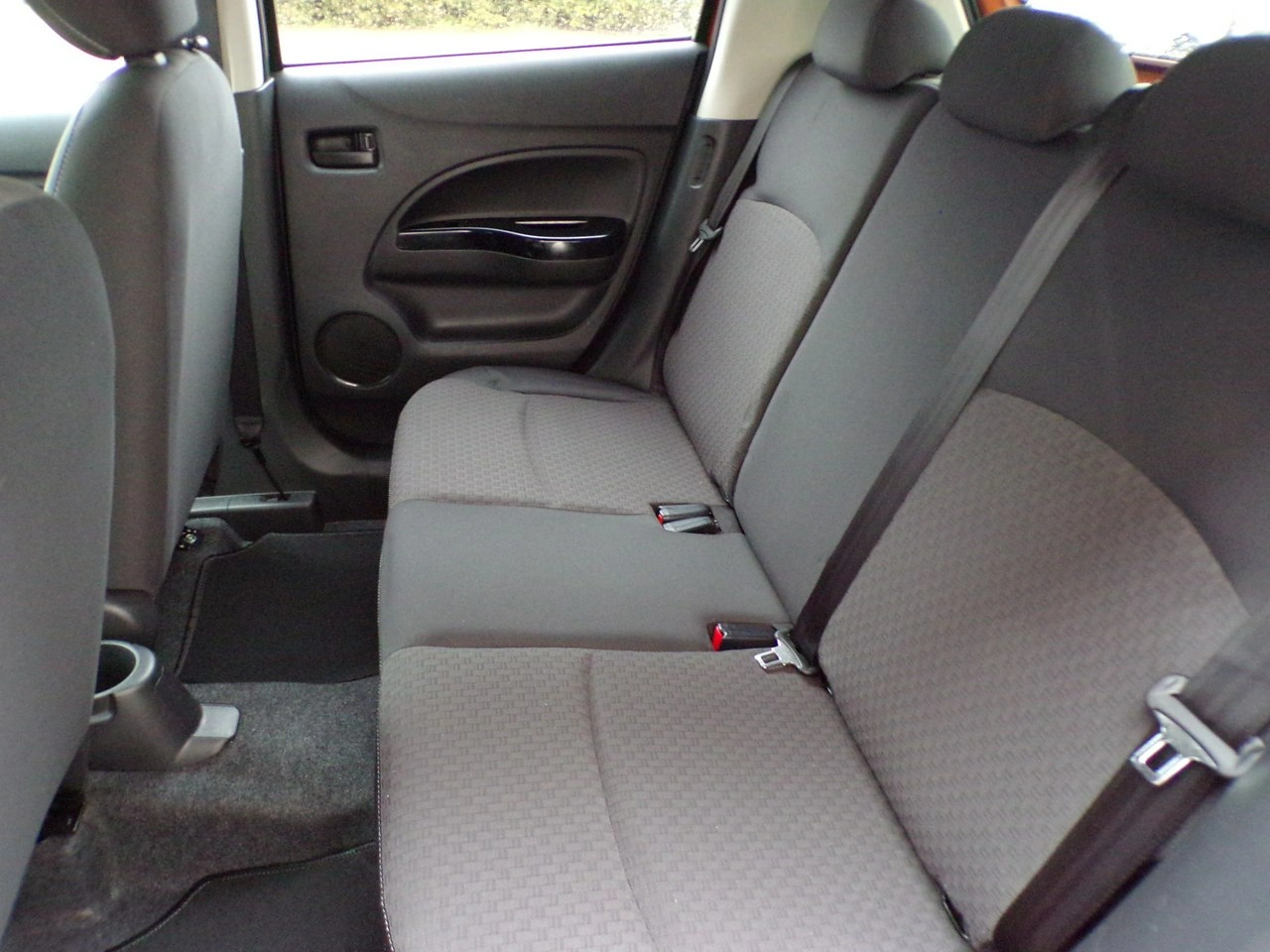 Mitsubishi Space Star - Zdjęcie 24