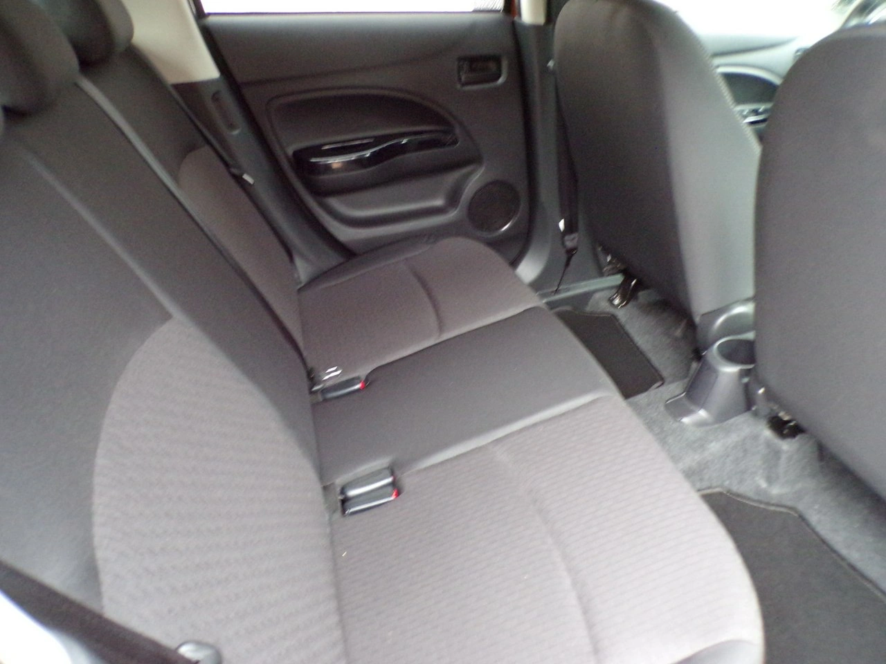 Mitsubishi Space Star - Zdjęcie 25