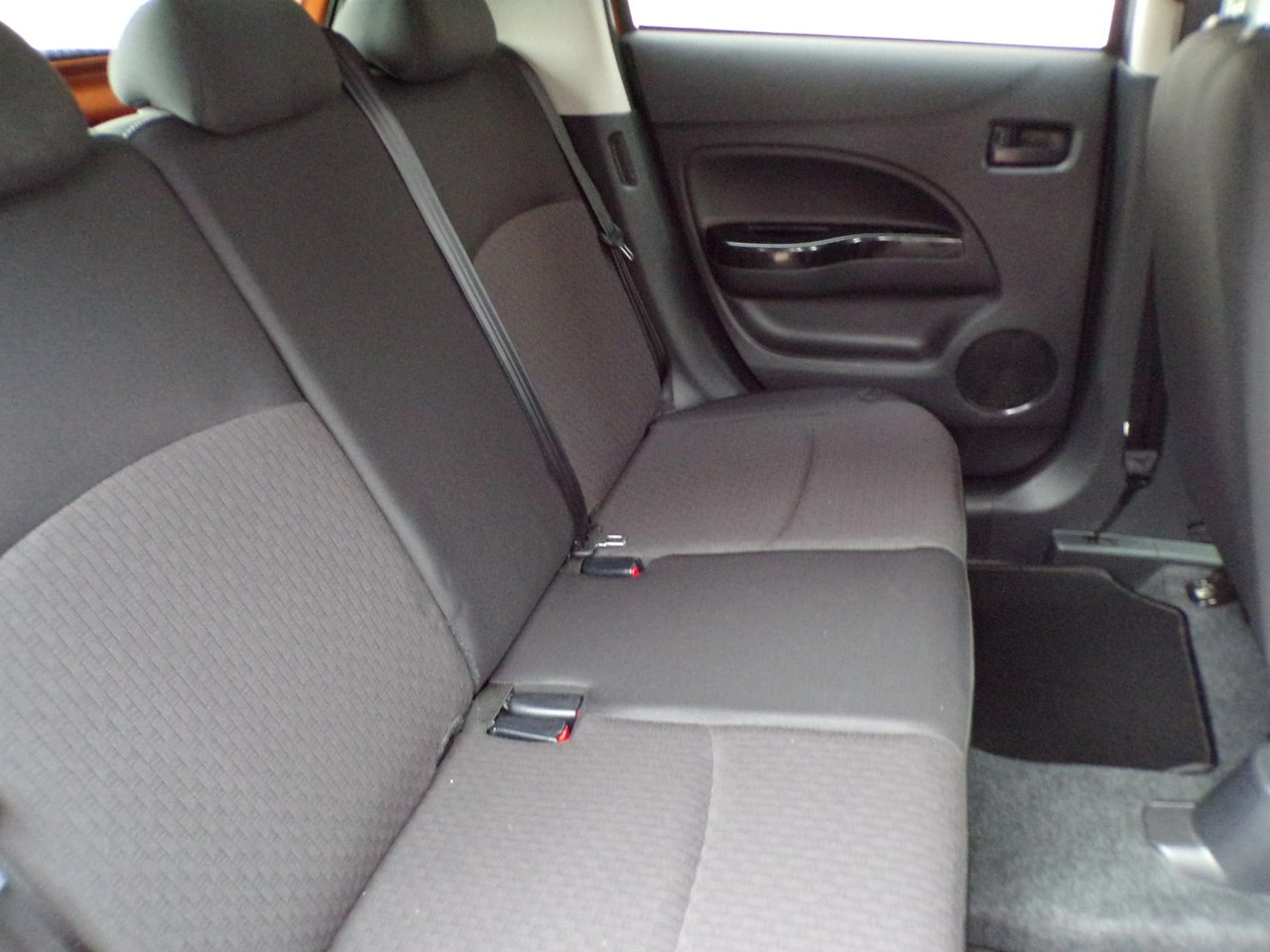 Mitsubishi Space Star - Zdjęcie 26