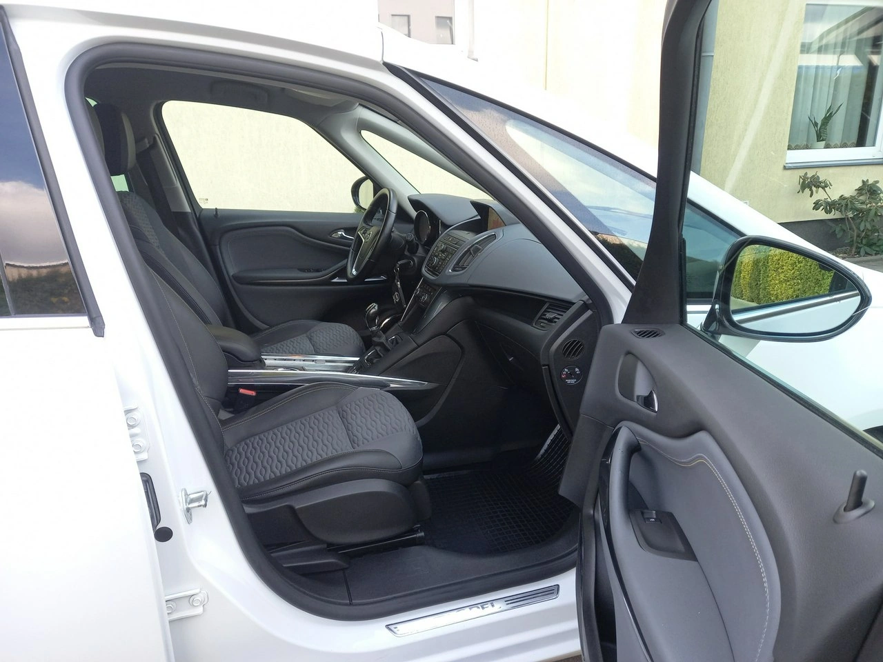 Opel Zafira - Zdjęcie 20