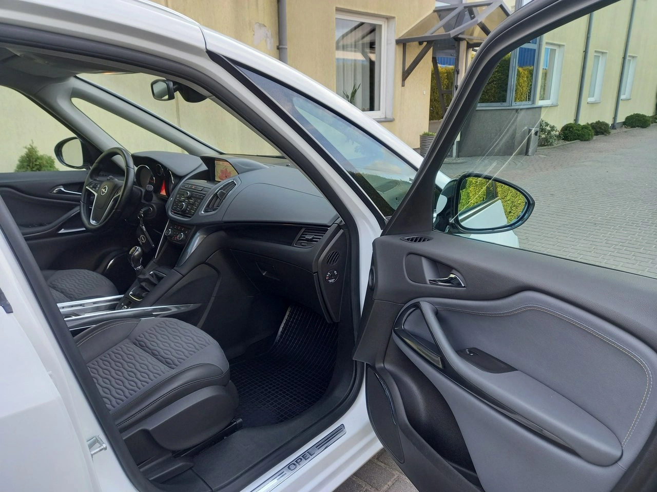 Opel Zafira - Zdjęcie 21