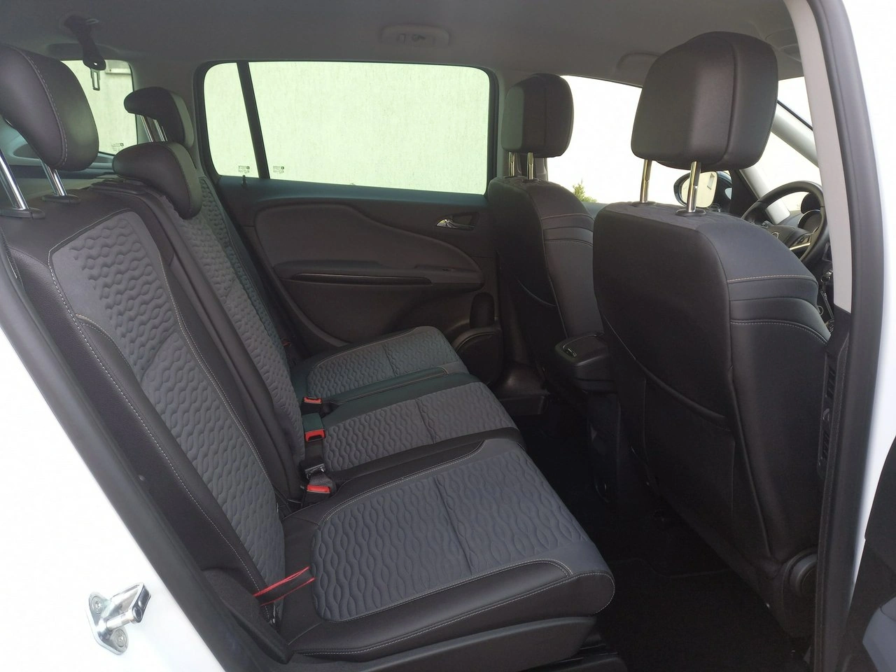 Opel Zafira - Zdjęcie 22