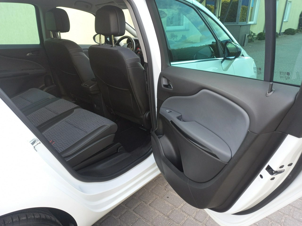 Opel Zafira - Zdjęcie 23