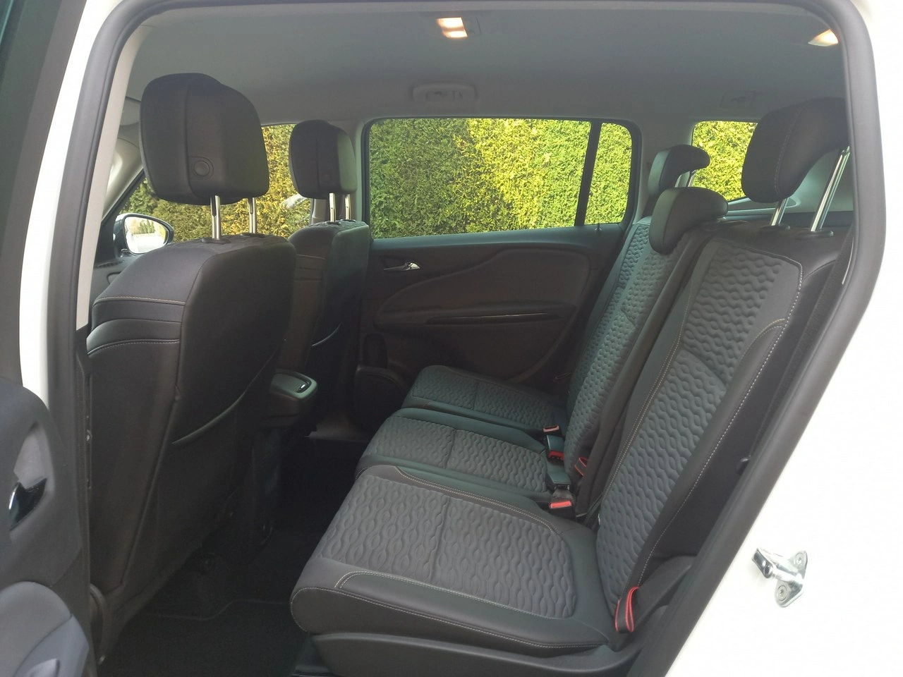 Opel Zafira - Zdjęcie 25