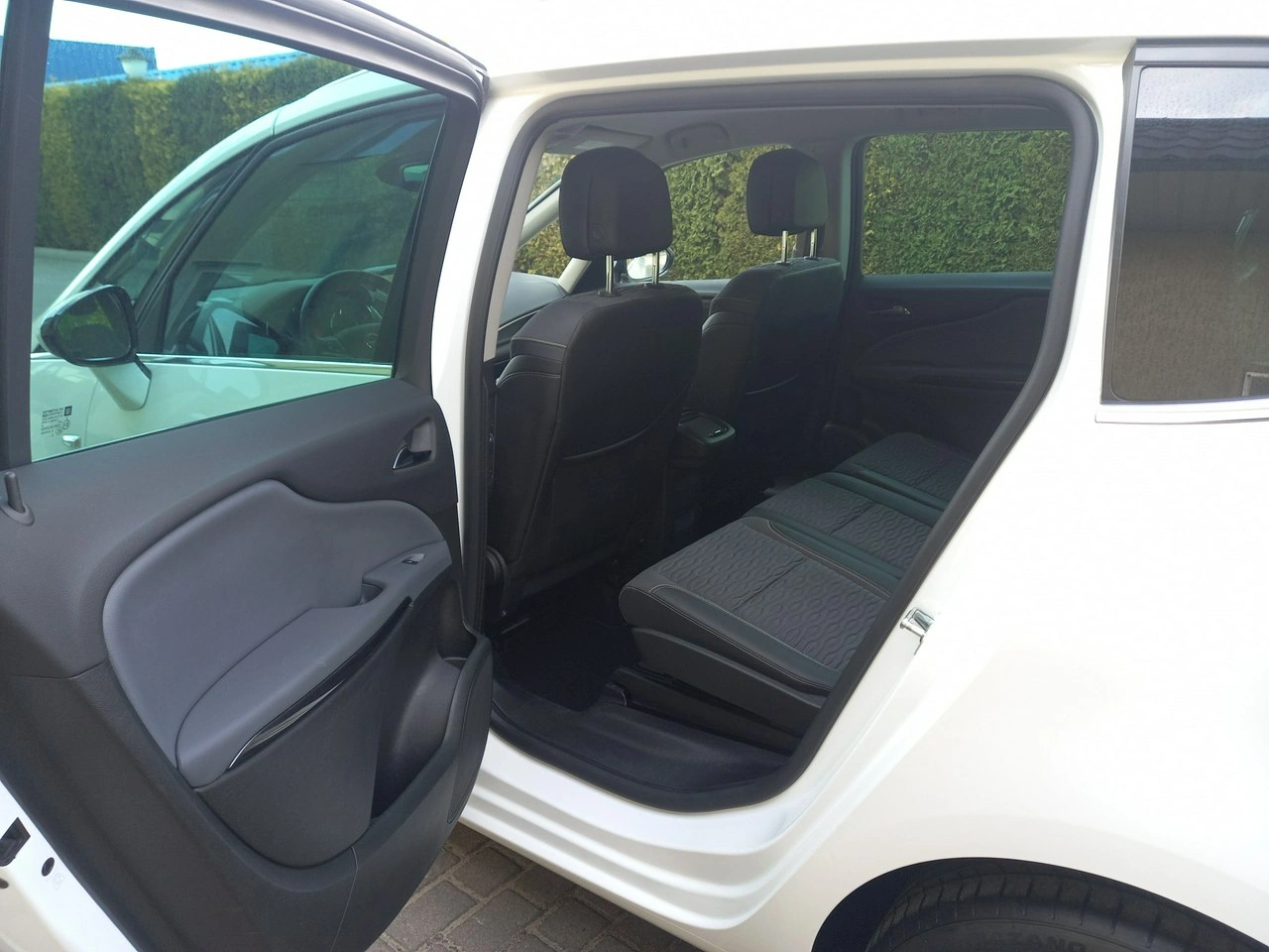 Opel Zafira - Zdjęcie 26