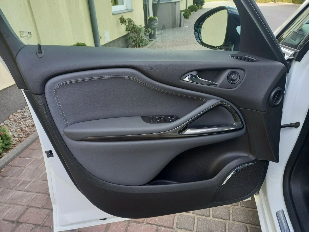 Opel Zafira - Zdjęcie 28