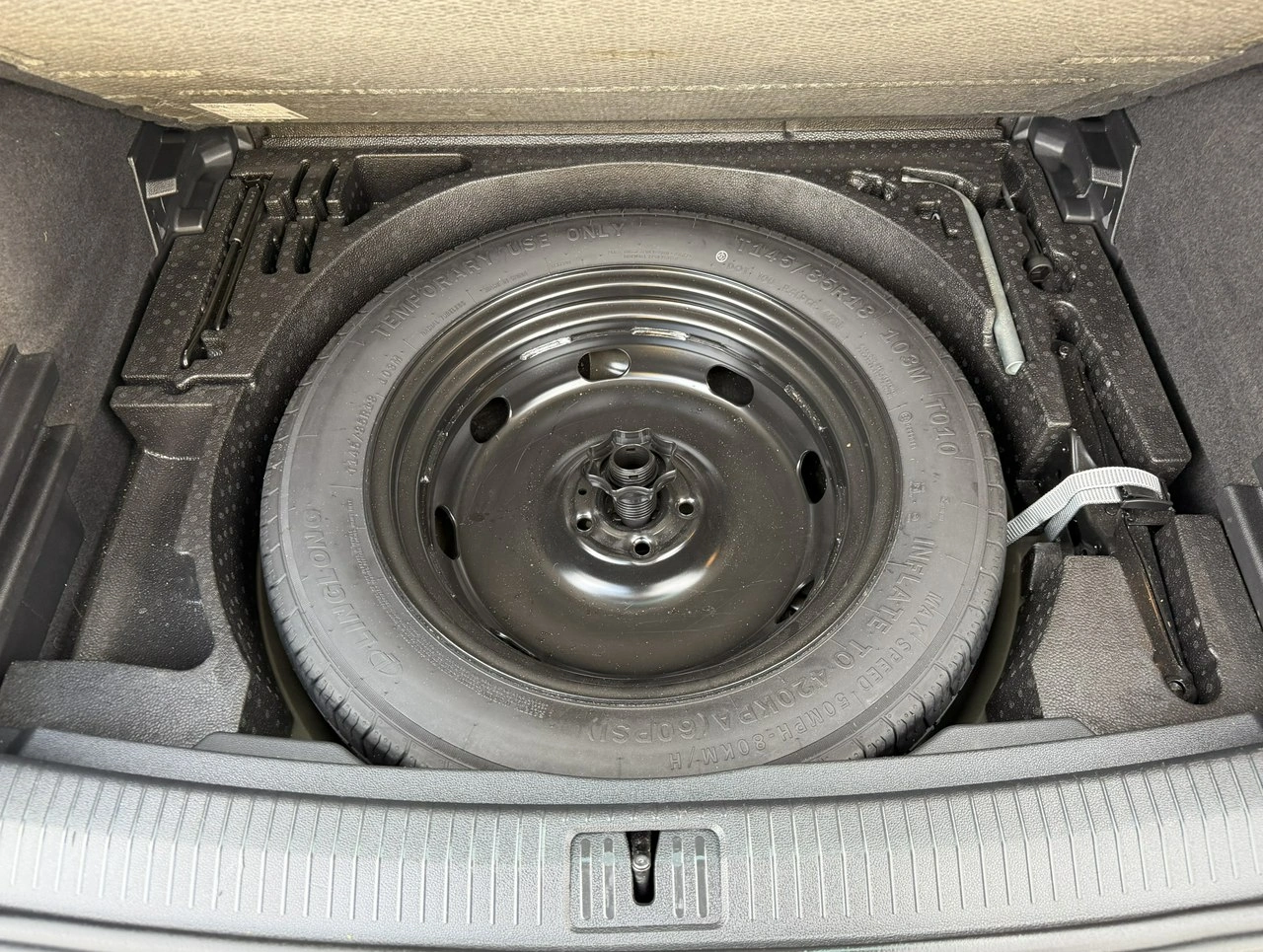 Volkswagen Tiguan - Zdjęcie 42