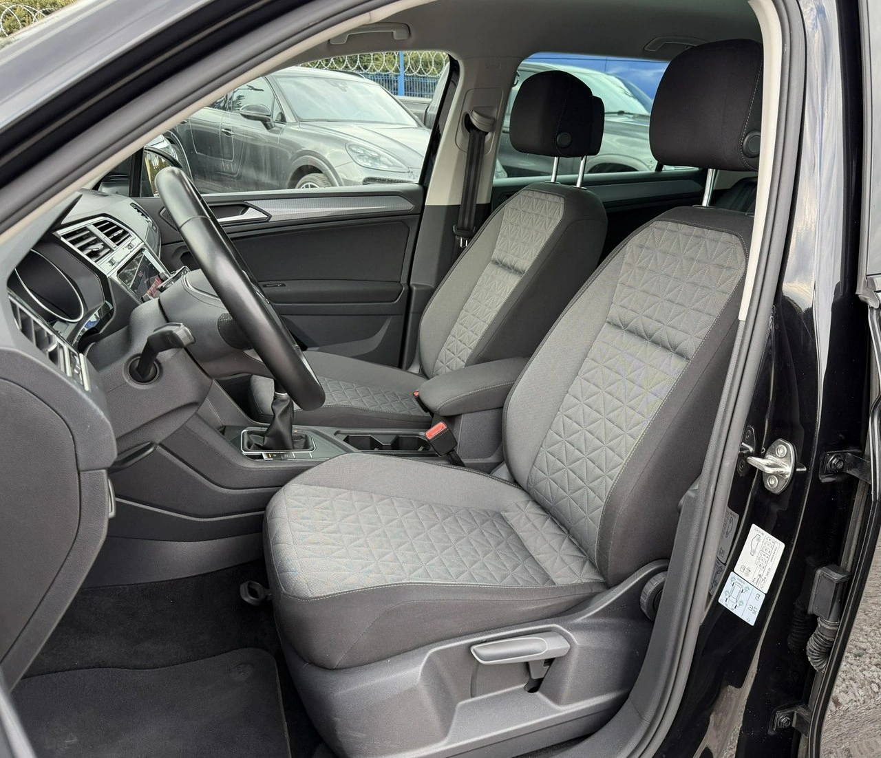 Volkswagen Tiguan - Zdjęcie 16