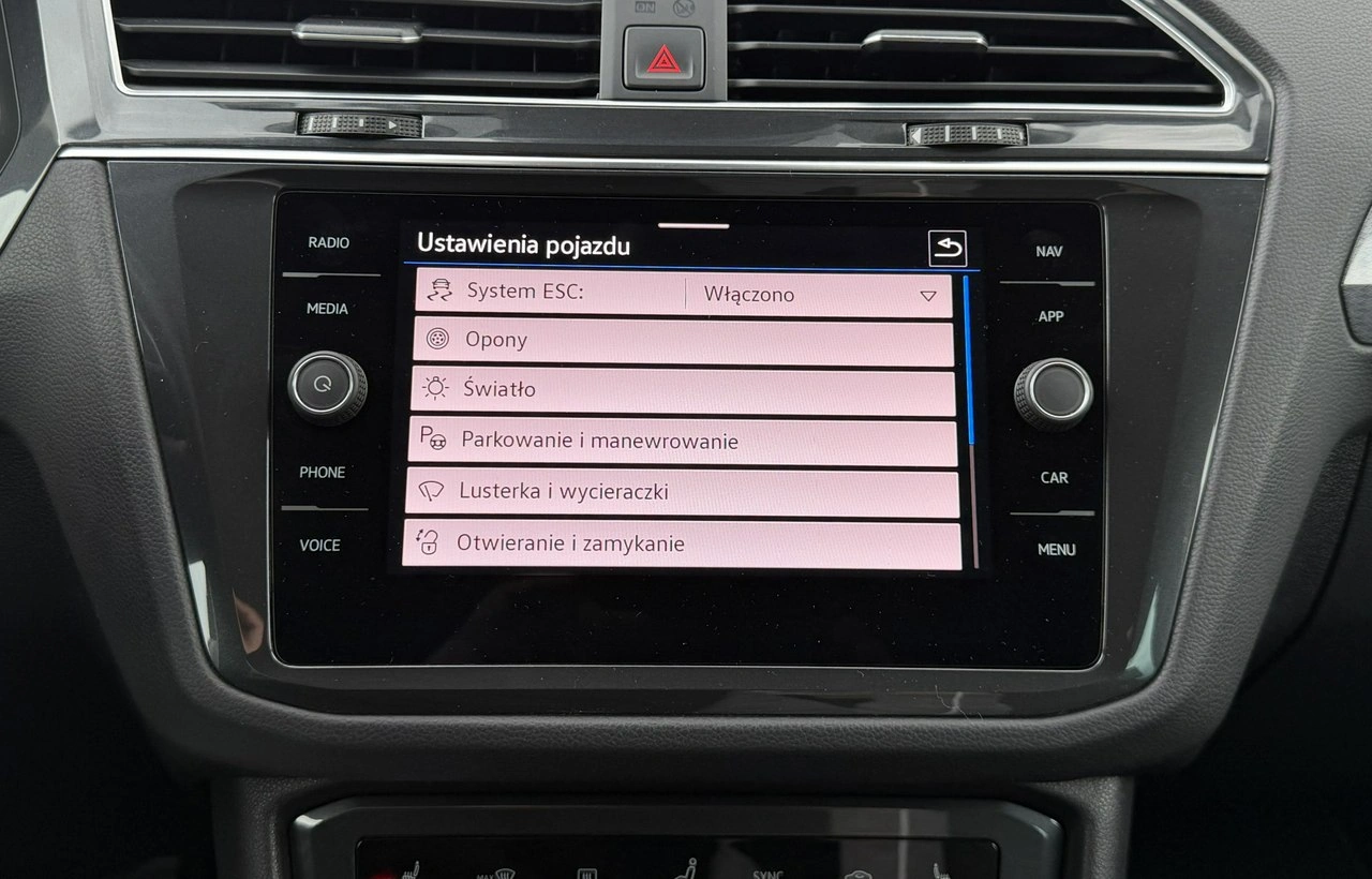 Volkswagen Tiguan - Zdjęcie 30