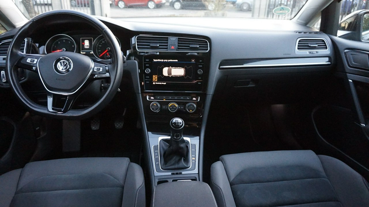 Volkswagen Golf - Zdjęcie 9