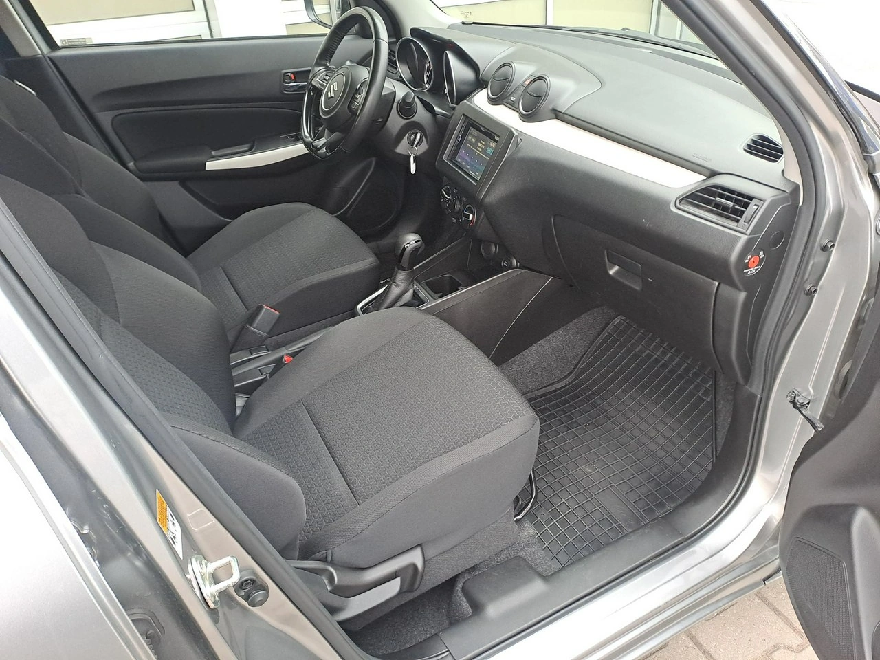 Suzuki Swift - Zdjęcie 12