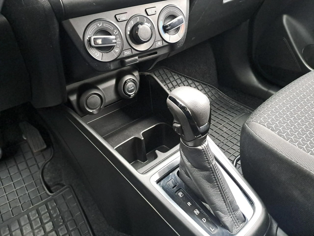 Suzuki Swift - Zdjęcie 14