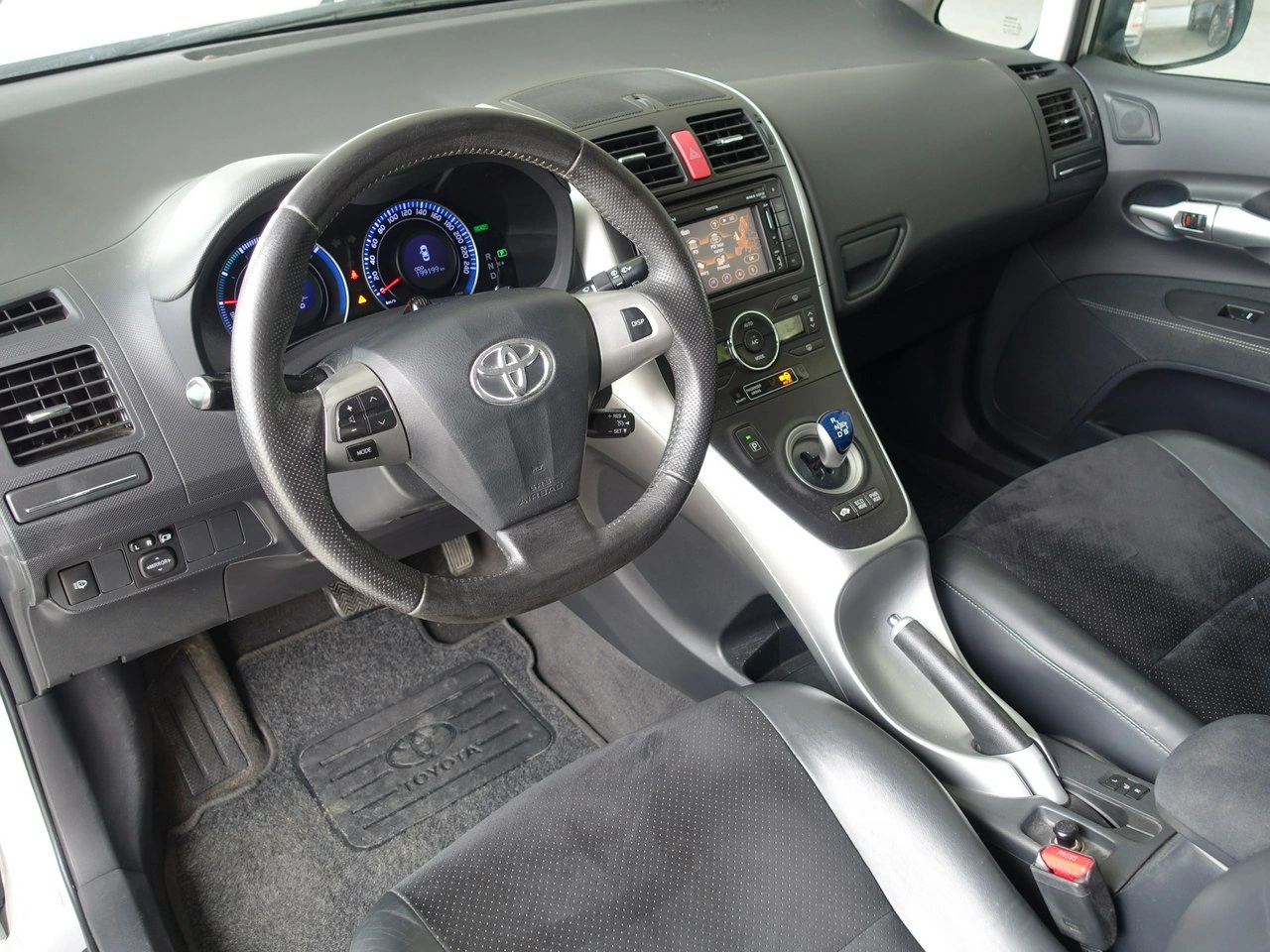 Toyota Auris - Zdjęcie 12
