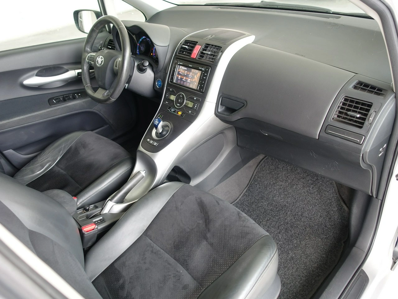 Toyota Auris - Zdjęcie 19