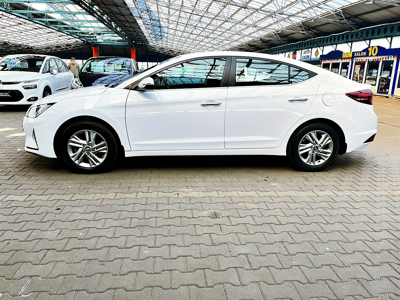 Hyundai Elantra - Zdjęcie 5
