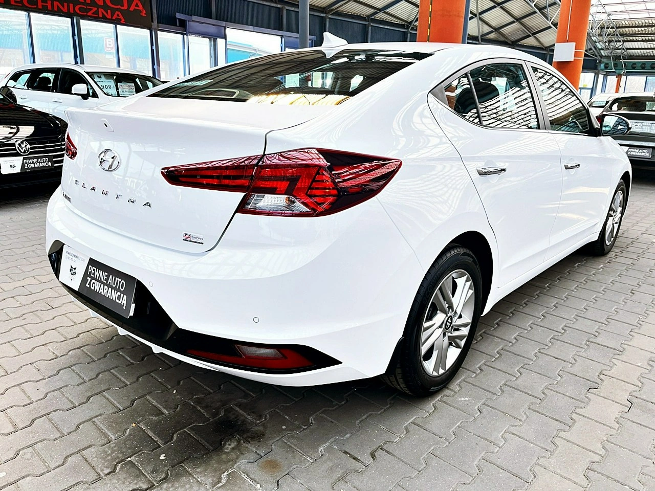 Hyundai Elantra - Zdjęcie 9