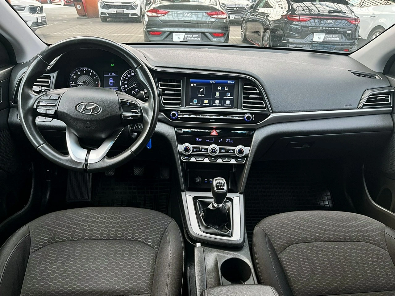 Hyundai Elantra - Zdjęcie 12