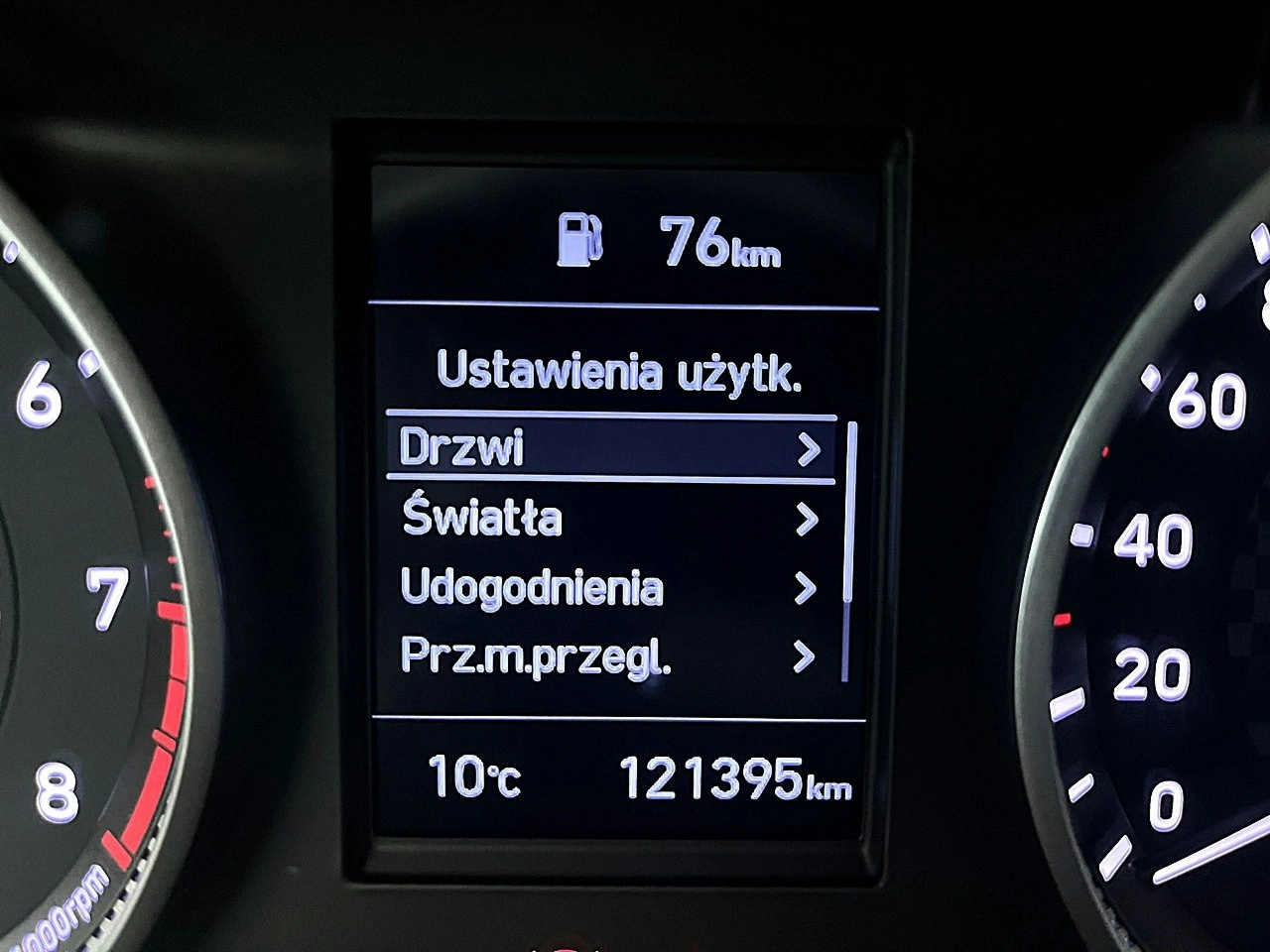 Hyundai Elantra - Zdjęcie 46