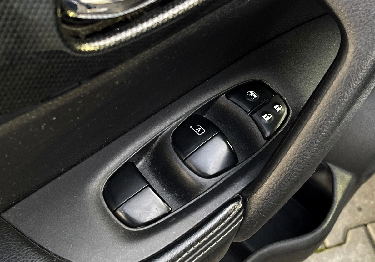 Nissan X-Trail - Zdjęcie 18