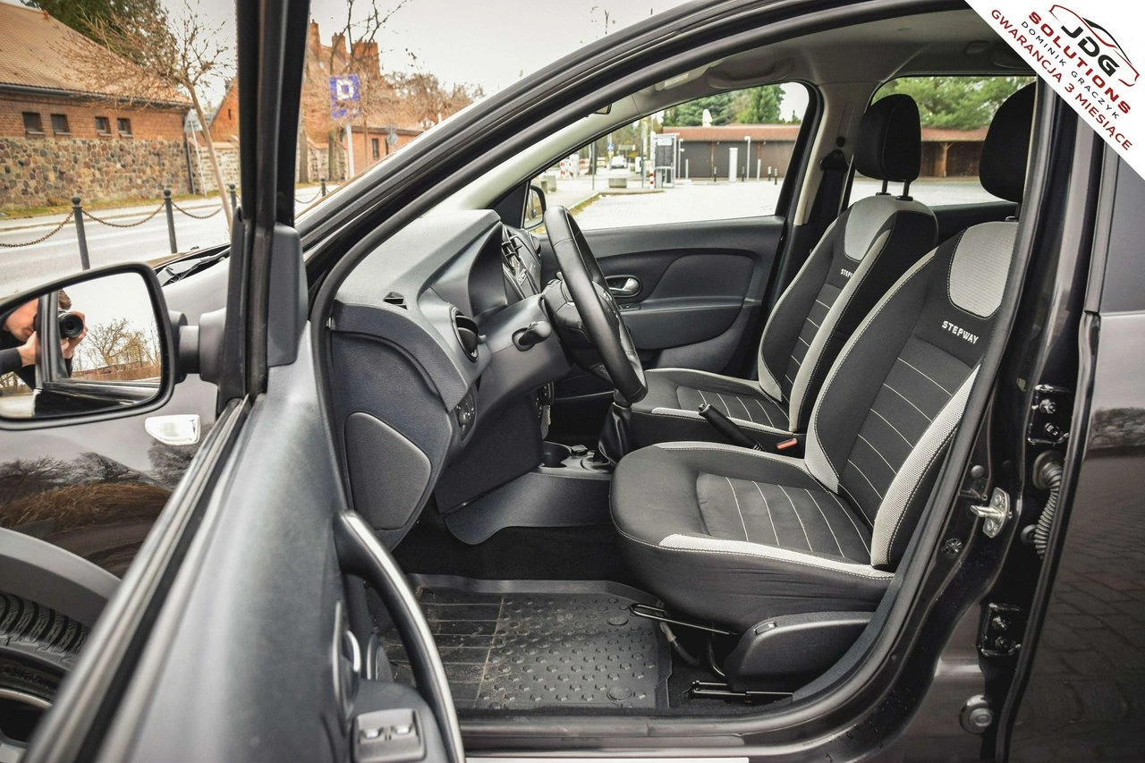 Dacia Logan - Zdjęcie 15