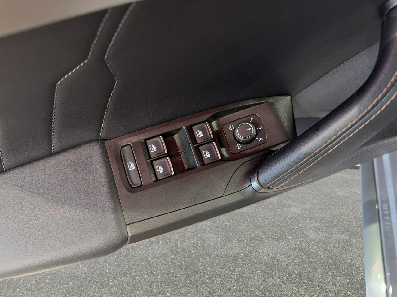 Cupra Leon - Zdjęcie 30