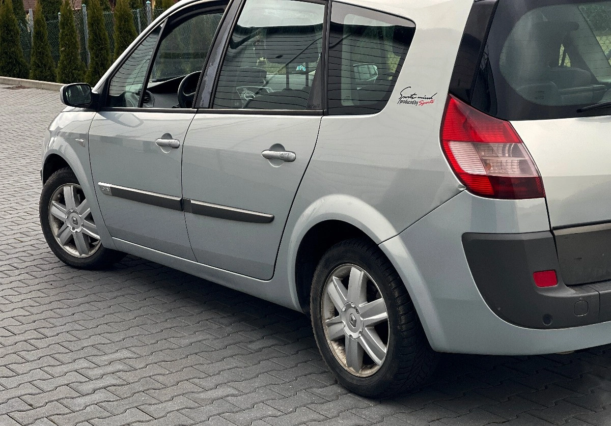 Renault Grand Scenic - Zdjęcie 4