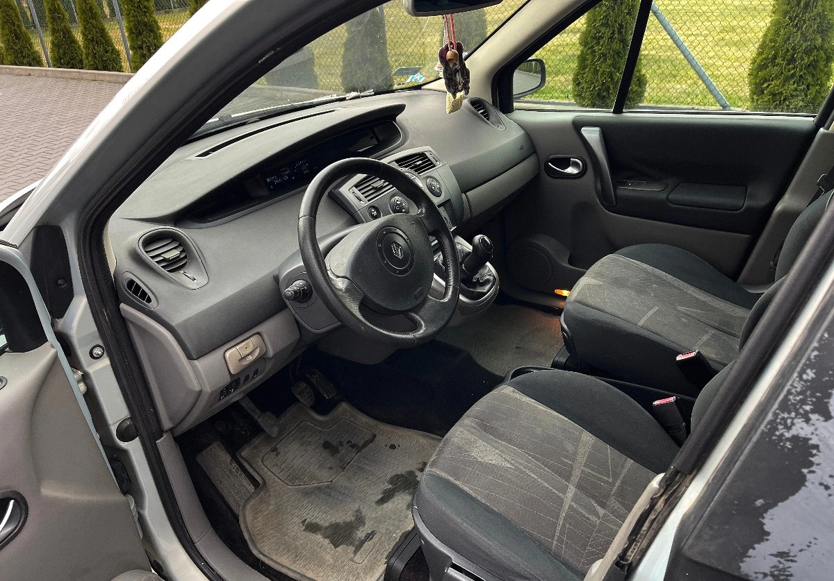 Renault Grand Scenic - Zdjęcie 10