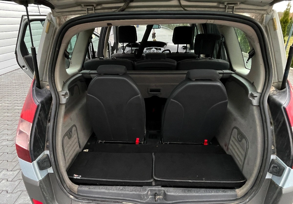 Renault Grand Scenic - Zdjęcie 13