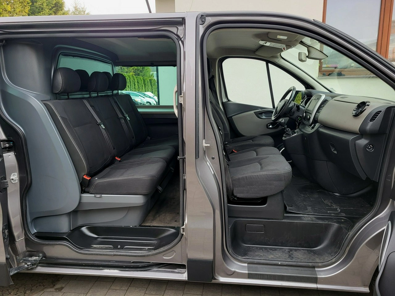 Renault Trafic - Zdjęcie 10