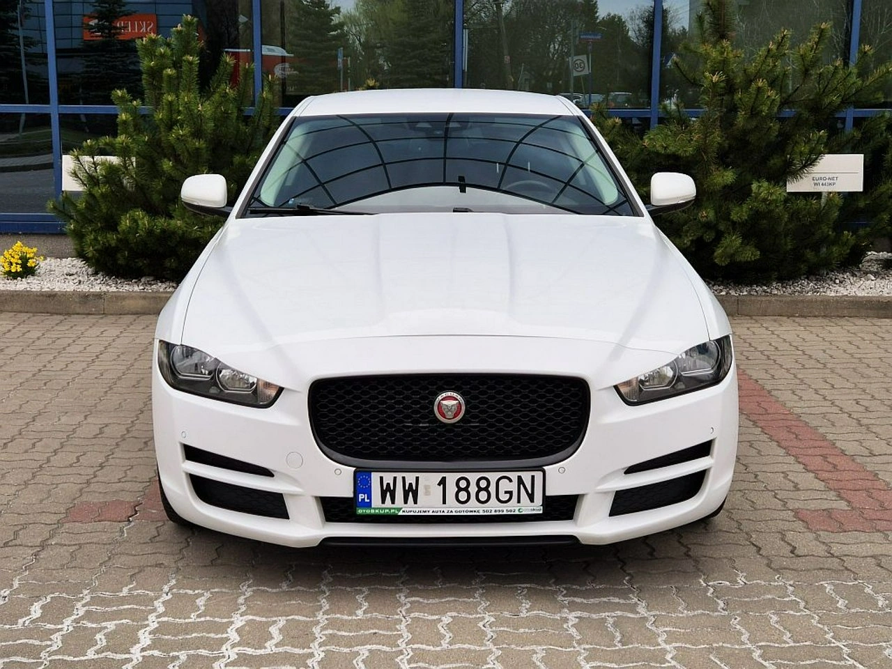 Jaguar XE - Zdjęcie 15