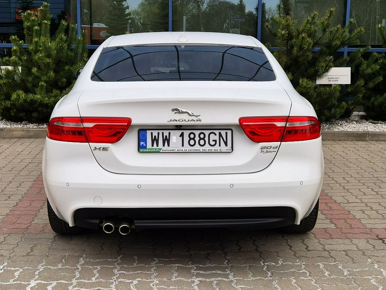 Jaguar XE - Zdjęcie 16