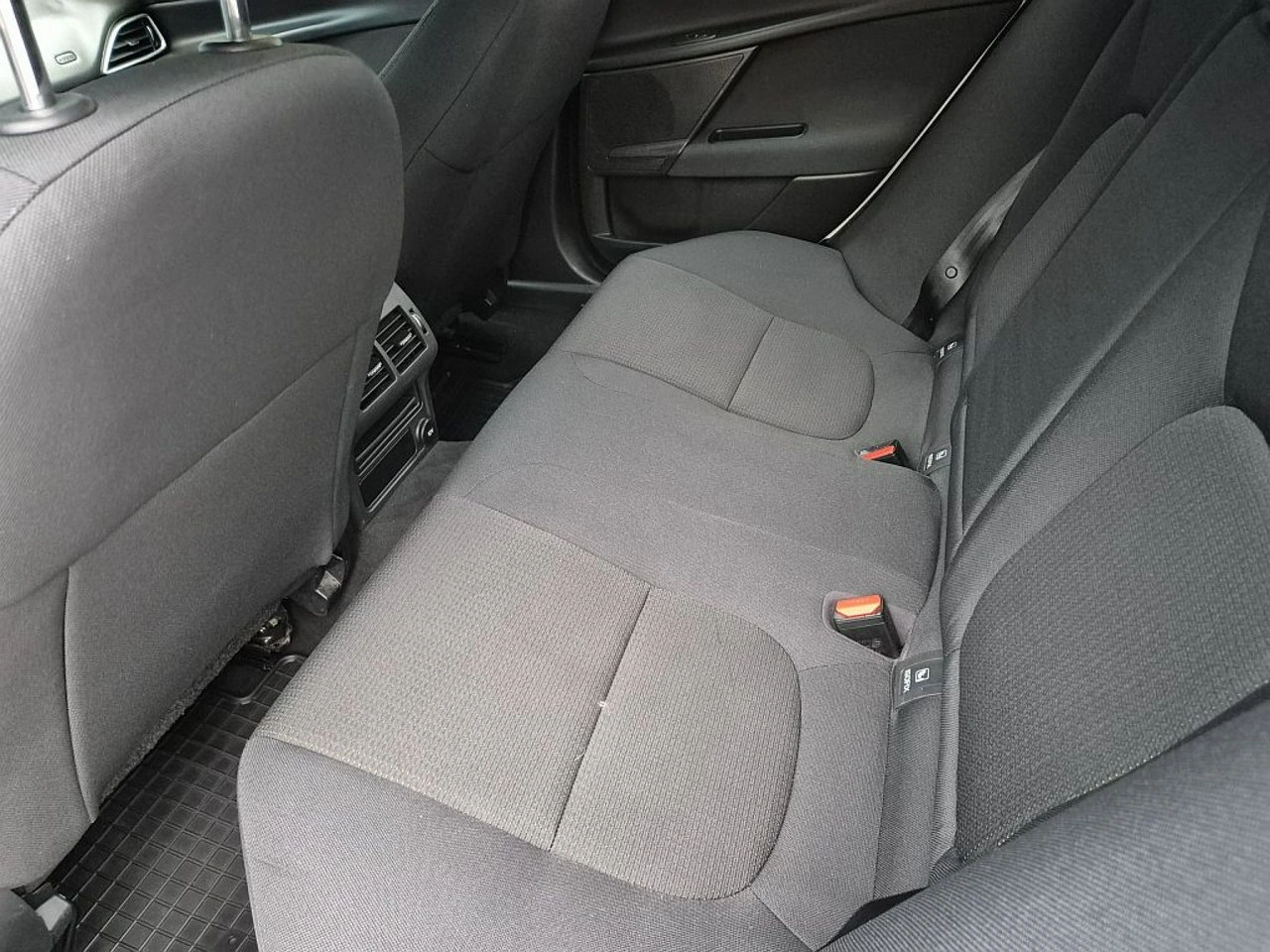 Jaguar XE - Zdjęcie 21