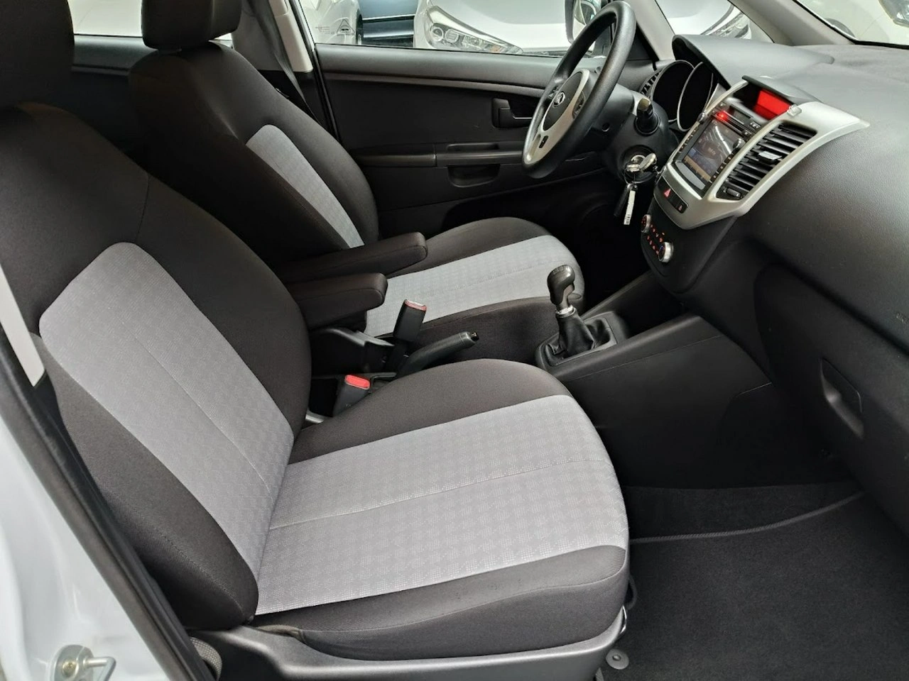 Kia Venga - Zdjęcie 11