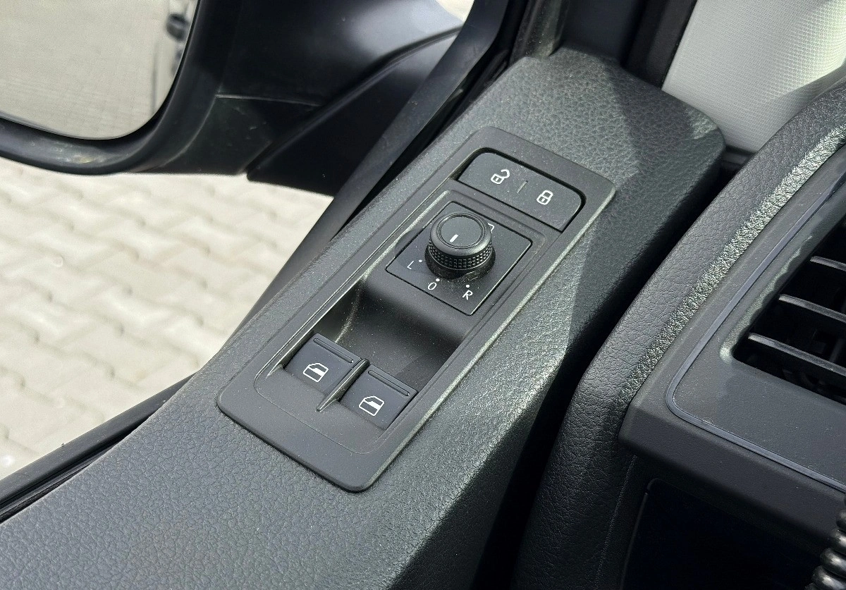 Volkswagen Transporter - Zdjęcie 17