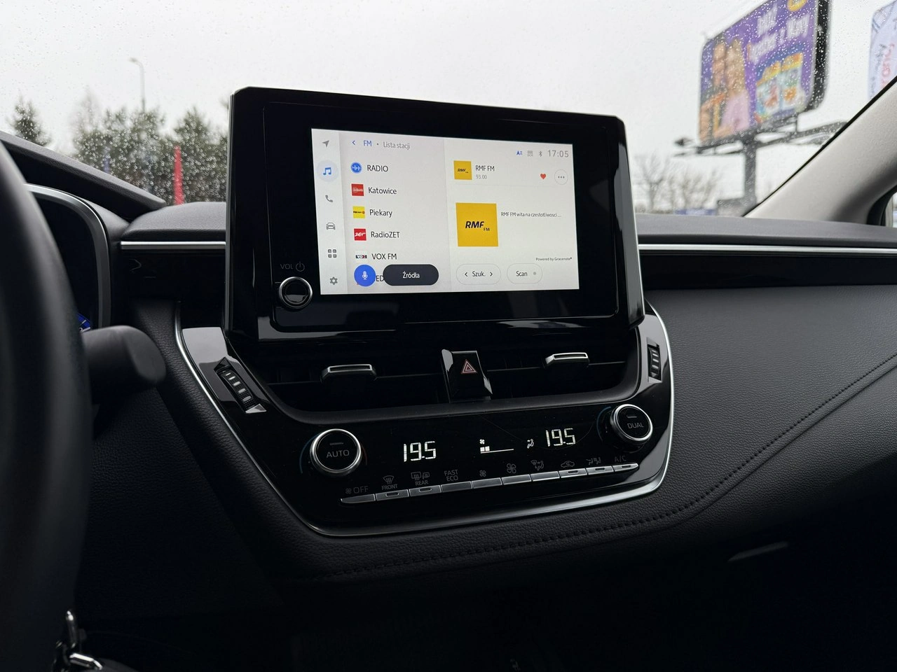 Toyota Corolla - Zdjęcie 19