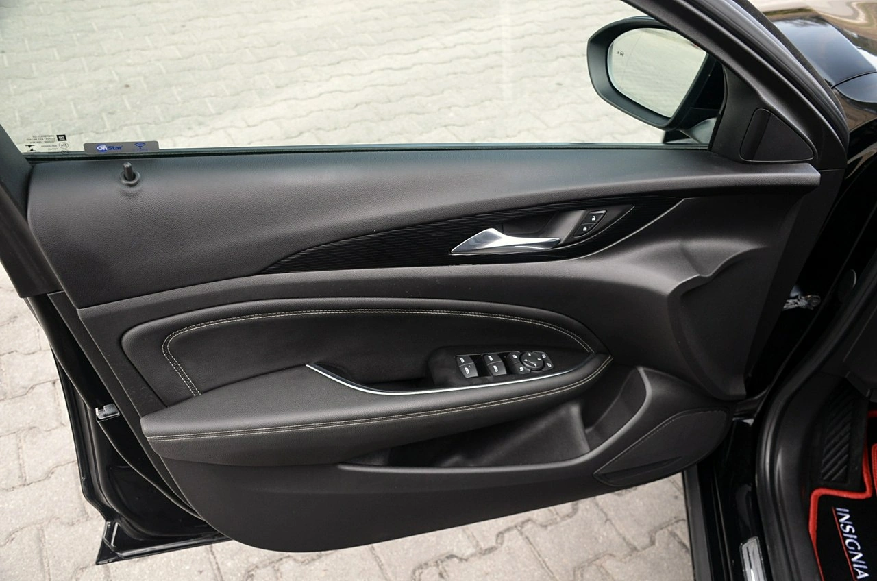 Opel Insignia - Zdjęcie 15