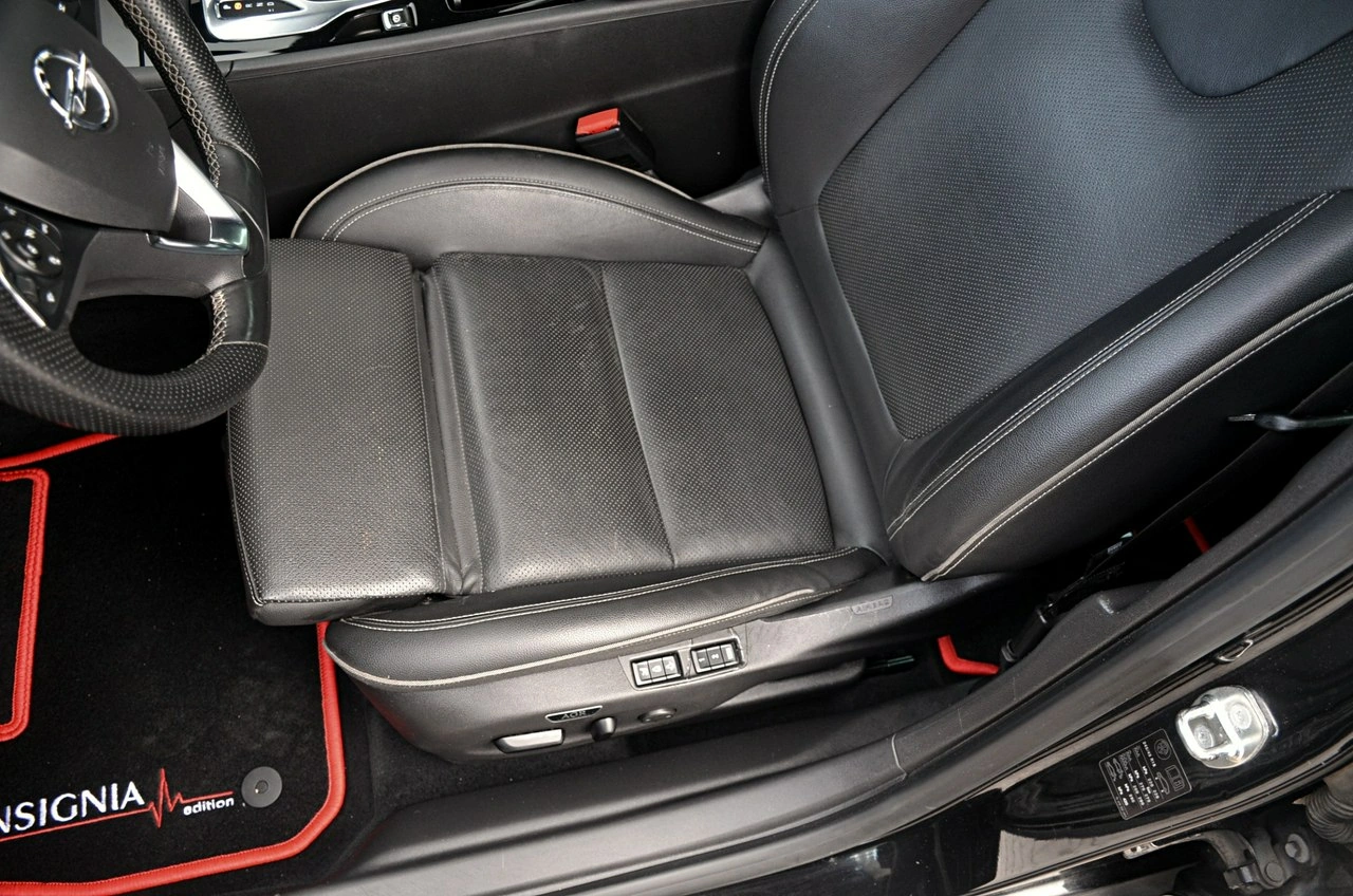 Opel Insignia - Zdjęcie 17