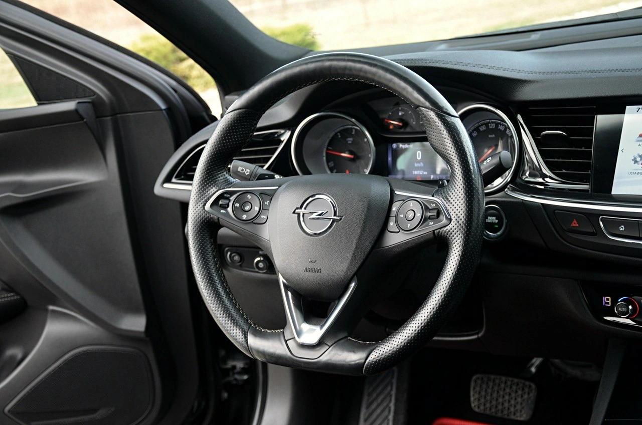 Opel Insignia - Zdjęcie 19