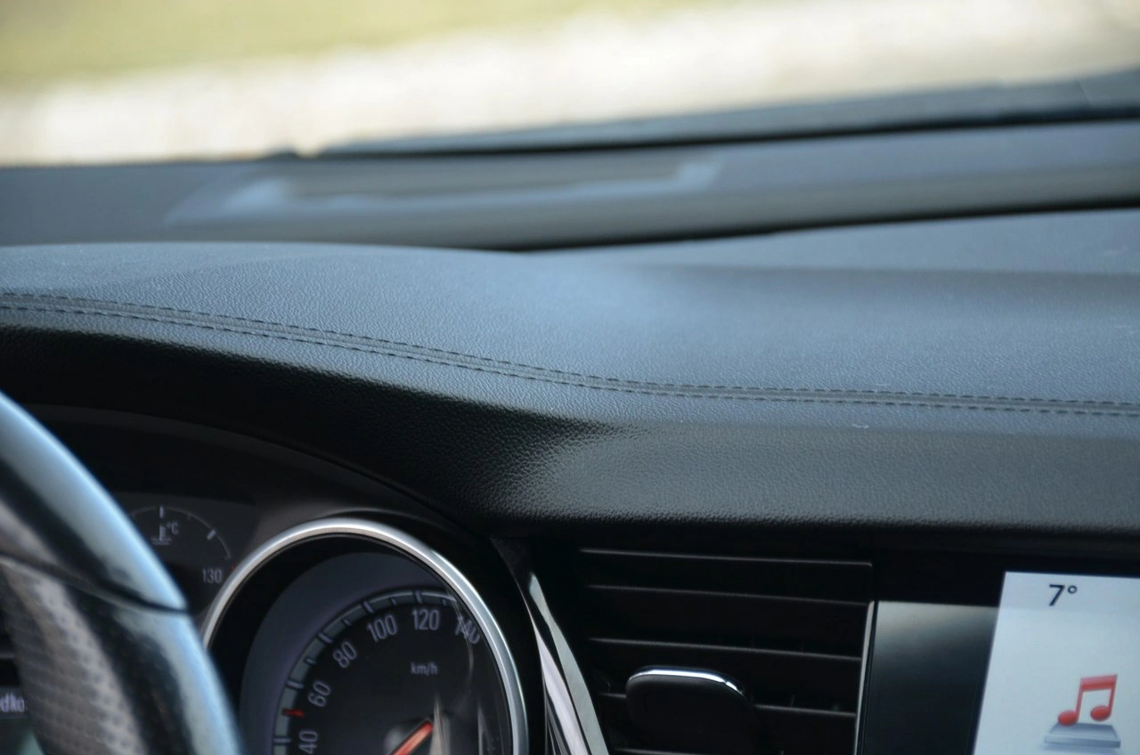 Opel Insignia - Zdjęcie 20