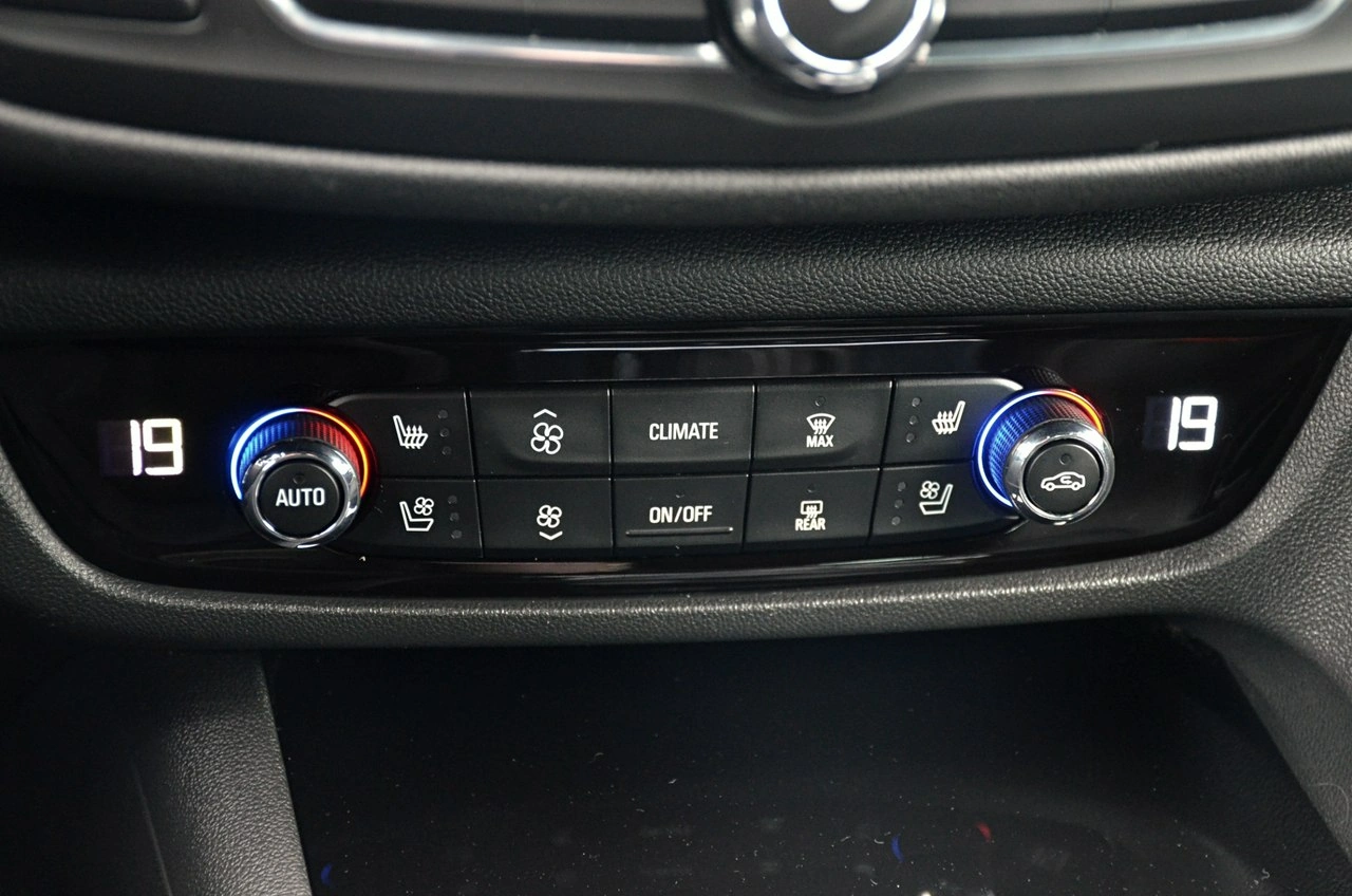 Opel Insignia - Zdjęcie 26