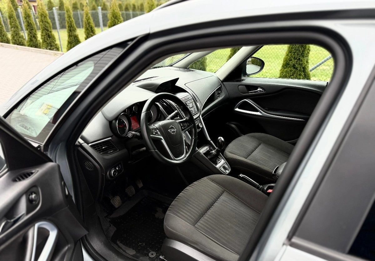 Opel Zafira - Zdjęcie 12